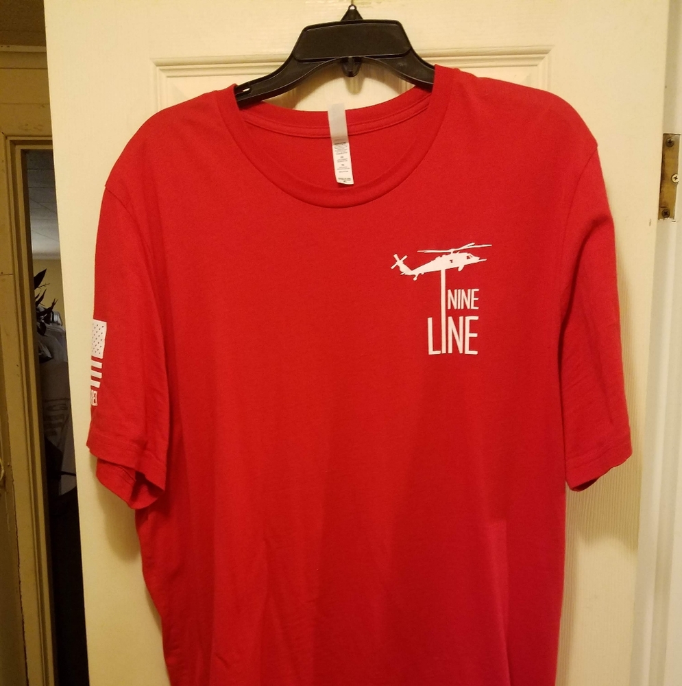 Men’s nine line red Tshirt. Size Xl.